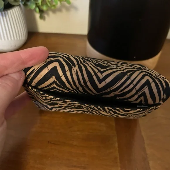 Vera Bradley Small Bifold Compact Snap Wallet - Picture 6 of 7